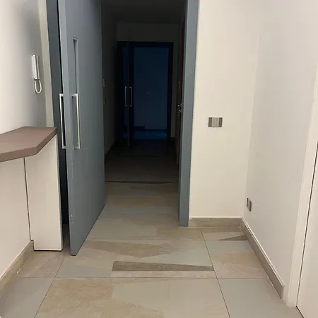 Iside Κατάνια